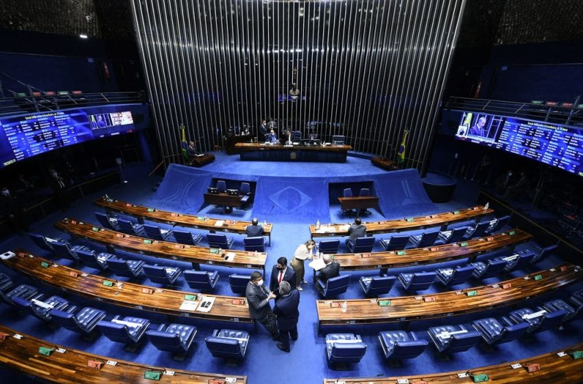  Senado aprova texto-base em primeiro turno da PEC da Transição