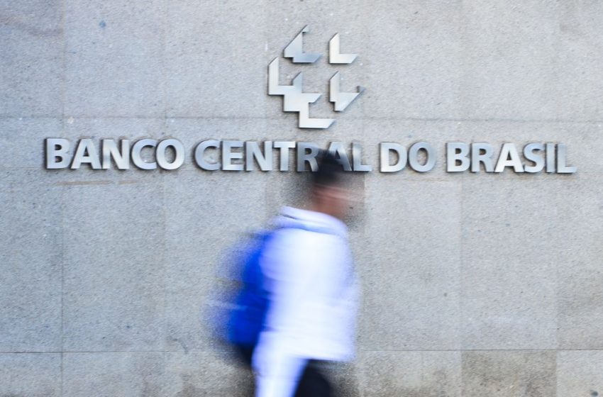  Mercado financeiro reduz projeção da inflação de 5,79% para 5,76%