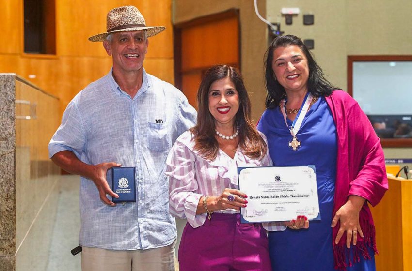  Renata Fiorio Recebe Comenda Lei Maria da Penha por sua Luta pelos Direitos das Mulheres.