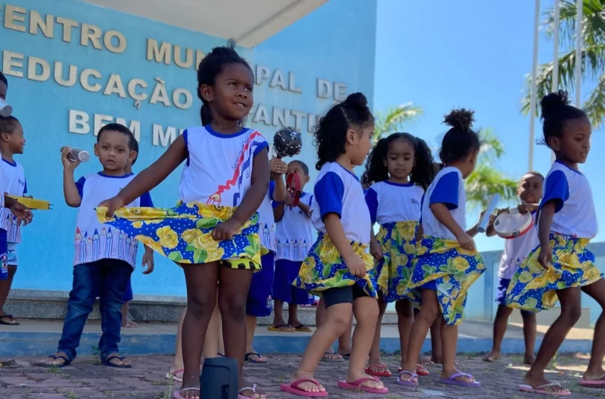  Secretaria de Educação de Presidente Kennedy promove ação alusiva à Semana da Consciência Negra