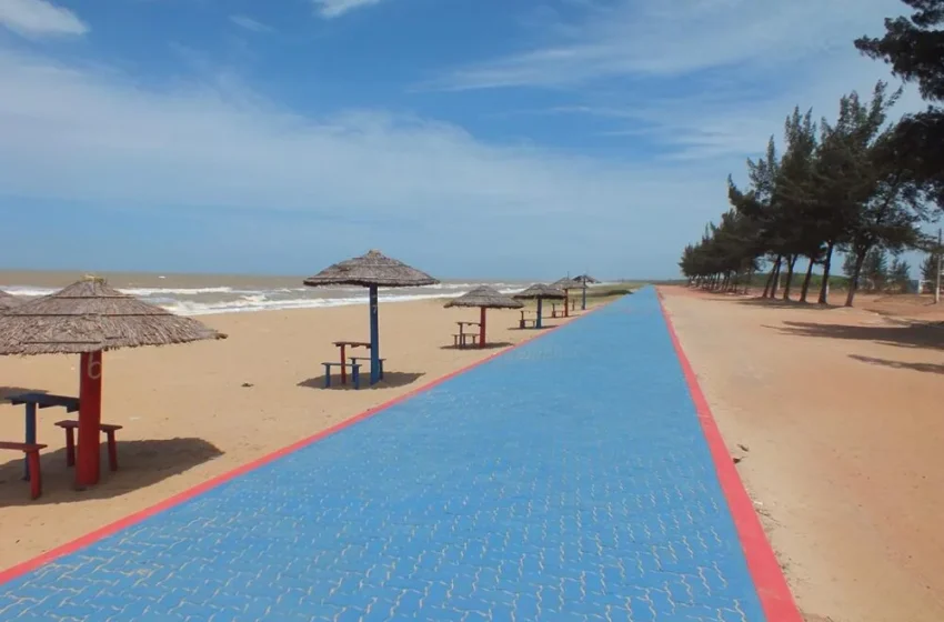  Praia das Neves: lugar para relaxar