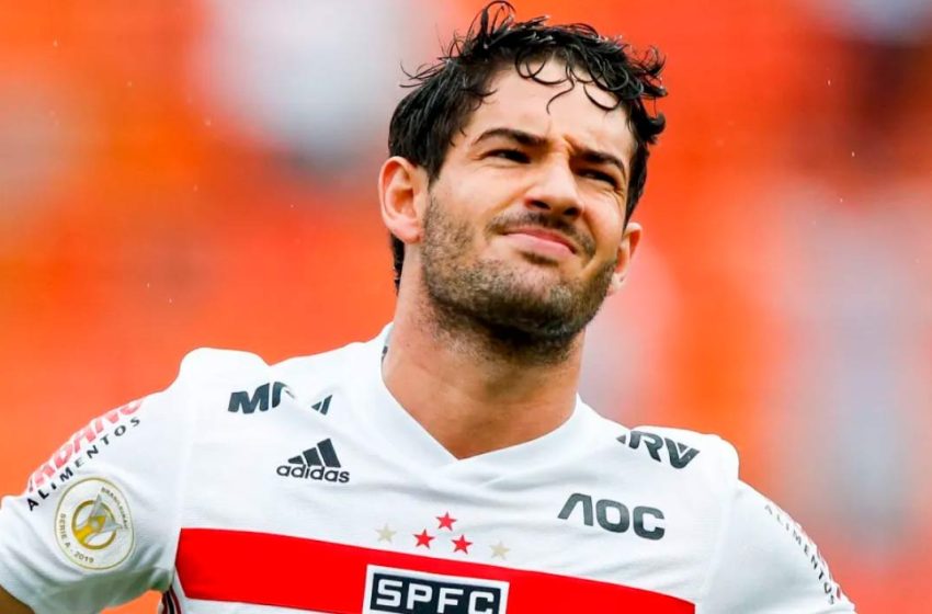  Pato tem futuro incerto no futebol