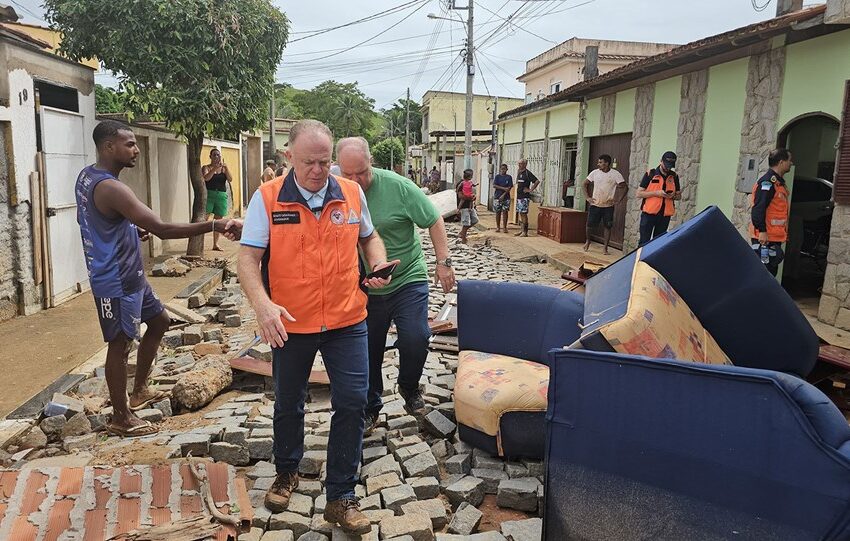  Governador anuncia medidas de apoio aos atingidos pelas chuvas na região sul