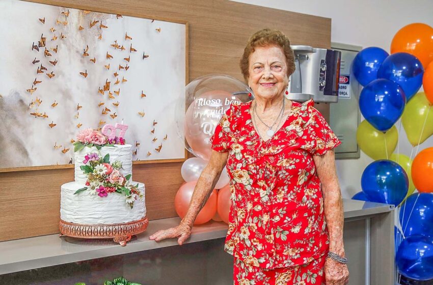  Cliente de 97 anos ganha surpresa de equipe da Unimed Sul Capixaba