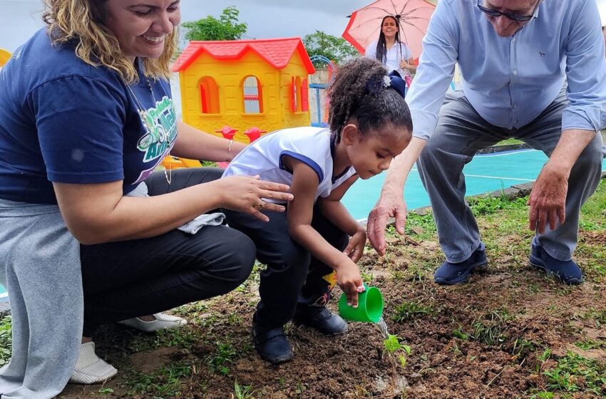  Meneguelli propõe ações de educação ambiental nas escolas